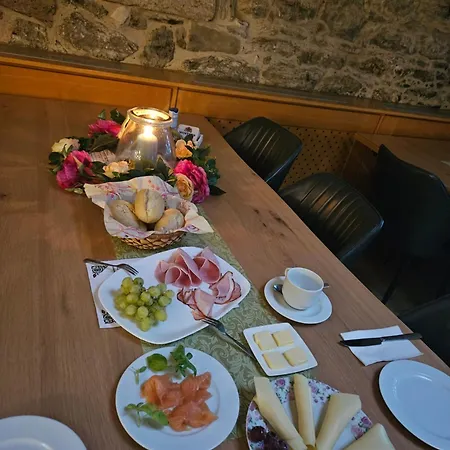 فندق Und Gaststaette Bierstuebchen *