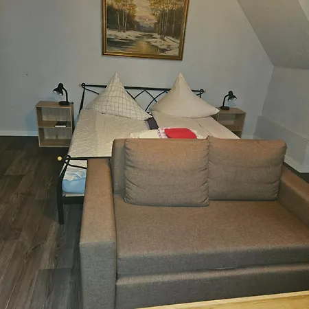 فندق Und Gaststaette Bierstuebchen *