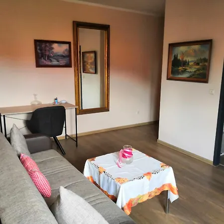 فندق Und Gaststaette Bierstuebchen