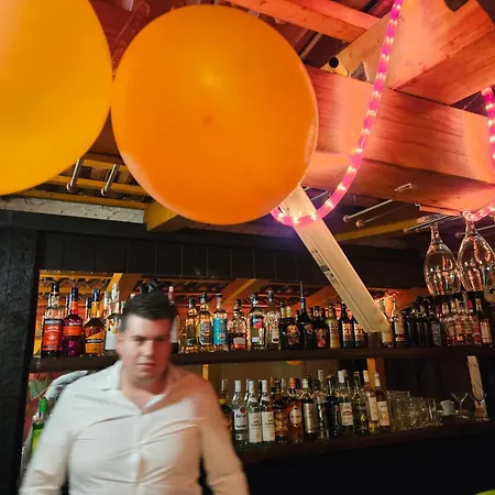 فندق Und Gaststaette Bierstuebchen