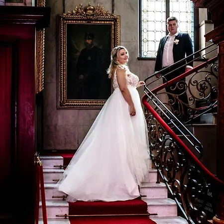 فندق Und Gaststaette Bierstuebchen