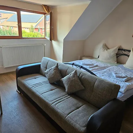 فندق Und Gaststaette Bierstuebchen